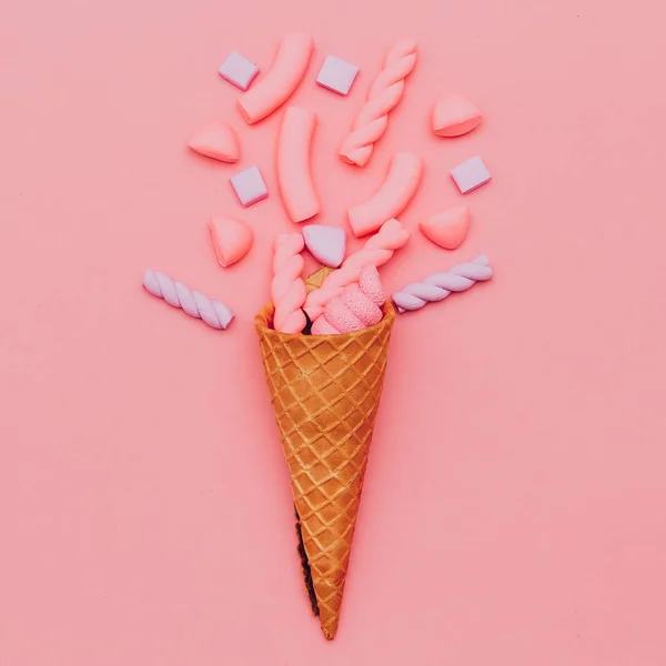 Gelato al marshmallow. Candy umore moda minimale — Foto Stock