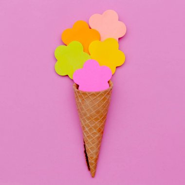 Şeker vanilyalı dondurma. Pembe moda sanat. Flatlay tasarım