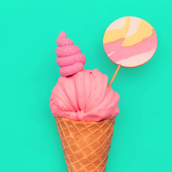 사탕 아이스크림입니다. 달콤한 패션 예술입니다. Flatlay 디자인 바닐라 기분 — 스톡 사진