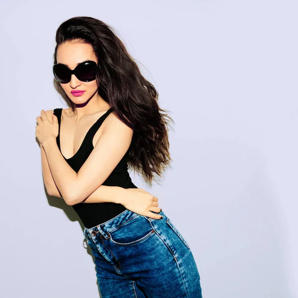 Brunette Model in black body and trendy sunglasses.  Summer look — Stock Photo, Image