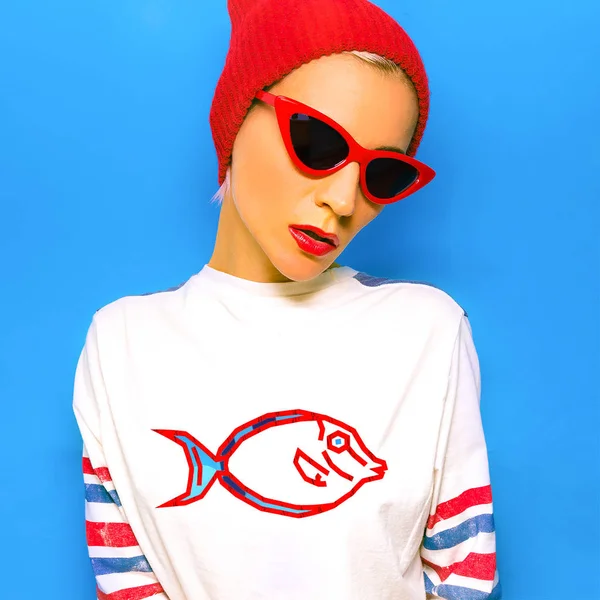 Mädchen Lässigen Stil Fischabbildung Überprüfen Sie Meine Illustrationssammlung Auf Druckideen — Stockfoto