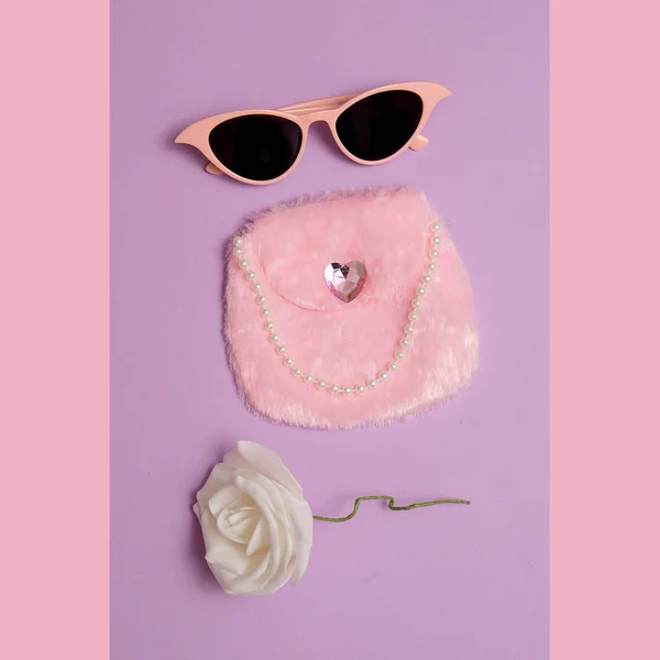 Accessori moda per Lady Retro Occhiali da sole, pochette. Pinta rosa — Foto Stock