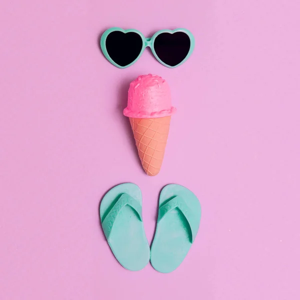 Vacation set. Ice cream, flip-flop, sunglasses. Minimal flat lay — Stock Photo, Image