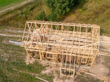 çevrili bir köy evinin inşası