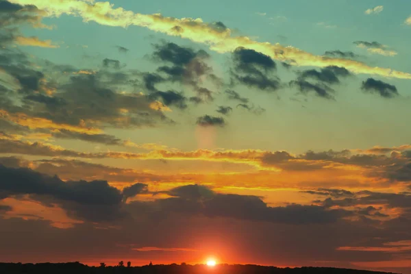 Solnedgång moln och natur — Stockfoto