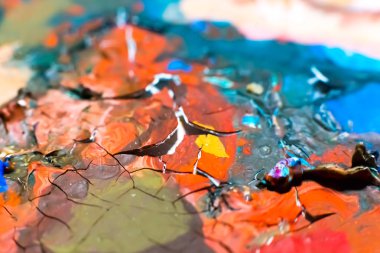 Paletteki renklerin bir gökkuşağı