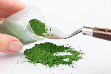 Beyaz bir arka plan üzerinde pigment