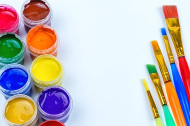 boya ve renk fırçalar, sanatsal malzemeleri