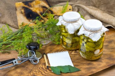 bir kasede, salatalık turşu salatalık Marine salatalık, ayarla