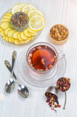 çay, meyve çayı, çay, çeşitli çay çeşitleri, tabloda çay fincan
