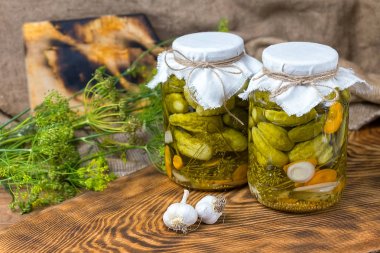 bir kasede, salatalık turşu salatalık Marine salatalık, ayarla