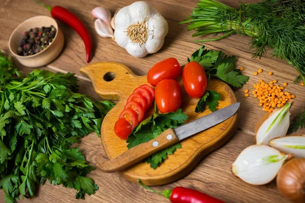 Dilimlenmiş kiraz domates