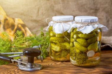 bir kasede, salatalık turşu salatalık Marine salatalık, ayarla