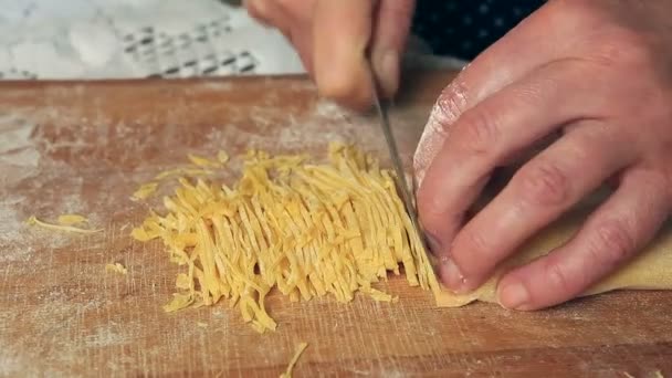 Pasta fatta in casa, tagliatelle, pasta fatta in casa — Video Stock