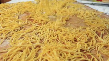 ev yapımı makarna, erişte, ev yapımı makarna