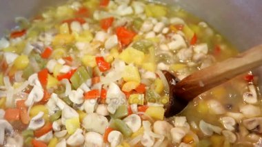 Kış için konserve sebzeler