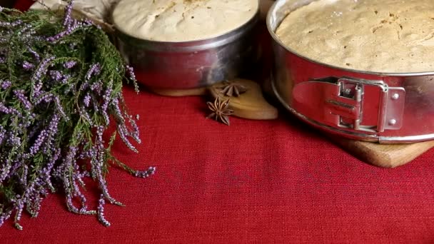 Hausgemachte Kuchen, Plätzchenbacken. — Stockvideo