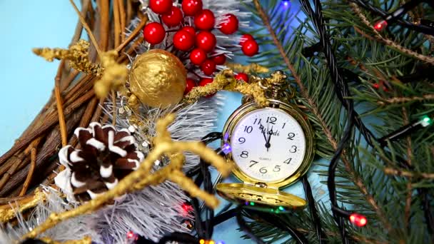 Orologio di anno nuovo con decorazione — Video Stock