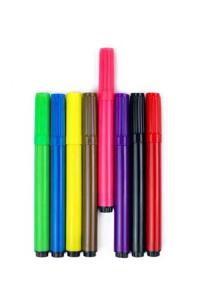 Färgade pennor isolerade objekt på en vit bakgrund — Stockfoto