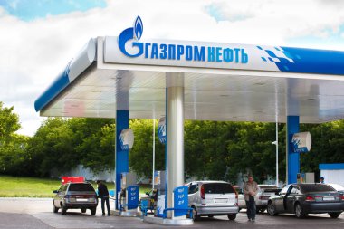 Omsk, Rusya 6 Temmuz 2010: benzin istasyonları 