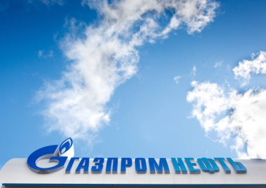 Omsk, Rusya 6 Temmuz 2010: benzin istasyonları 