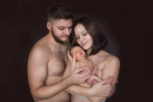 Família recém-nascida — Fotografia de Stock
