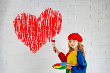  Çocuk resim büyük kırmızı kalp