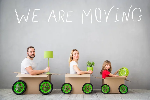 Family New Home Moving Day — Stock Photo, Image