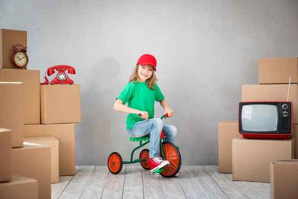 Child New Home Moving Day — Stock Photo, Image