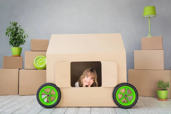 Conceptul Child Home Moving Day — Fotografie, imagine de stoc