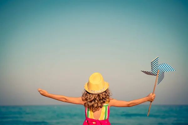 Niño feliz en vacaciones de verano — Foto de Stock