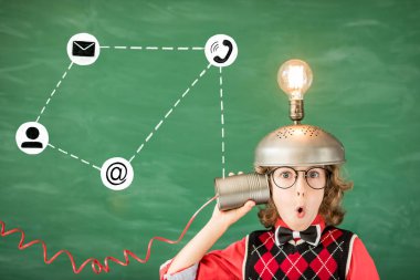 Çocuk oyuncak sanal gerçeklik kulaklık ile