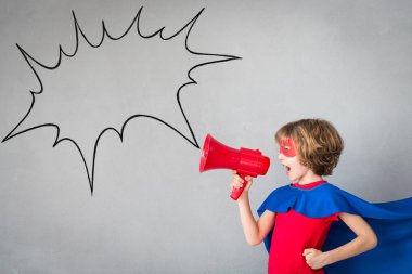 Çocuk gibi davran süper kahraman olmak