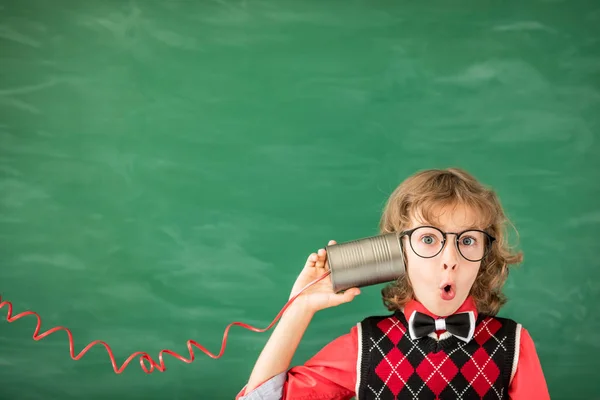 Barn med leksak virtuell verklighet headset — Stockfoto