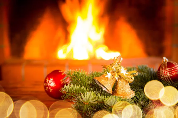 Oyuncaklar ile Noel çelenk