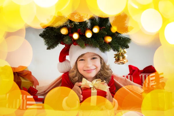 hediye kutuları ile kız