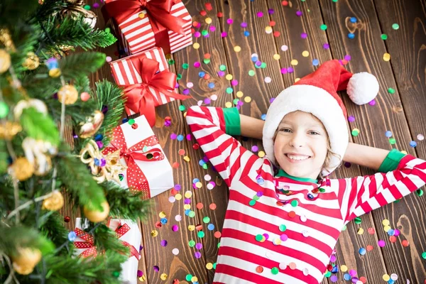 Щаслива дитина на Різдво — стокове фото