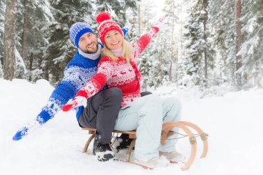 mutlu çift Kışın açık