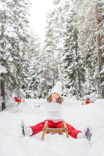 Happy child outdoor in winter — Stock Photo, Image