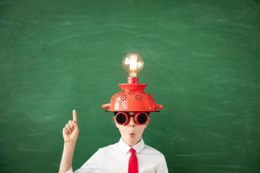 Yeni parlak fikir konsepti. Okula geri dön.