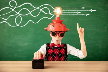 Yeni parlak fikir konsepti. Okula geri dön.