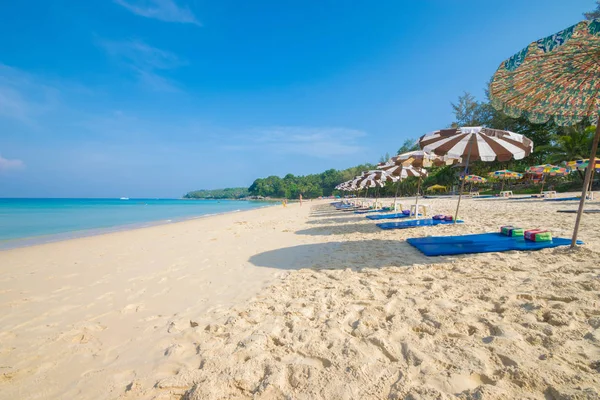 Gyönyörű tengerpart táj andaman phuket Thaiföld — Stock Fotó
