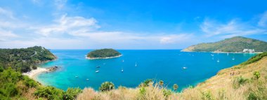 Panorama görünüm görüş noktasından Phuket Andaman Denizi'nin 