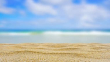 Bulanık deniz arka planında güzel kumsal dokusu