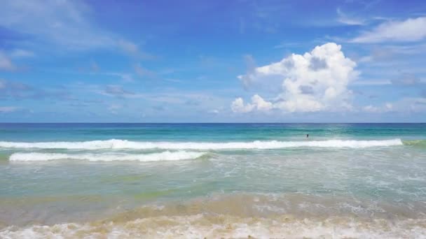 Phuket Plaj Denizi Yaz Aylarında Deniz Manzarası Karon Sahili Phuket — Stok video