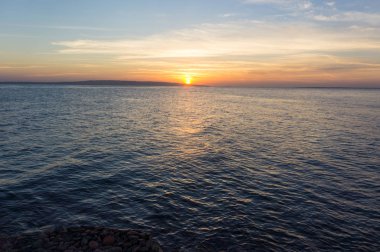 Gündoğumu kırmızı izlerken