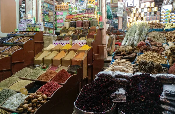 A piactér, a Luxor városban Egyiptom, néhány ismeretlen ritka pékáru — Stock Fotó