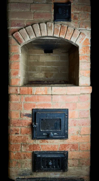 Horno de ladrillo tradicional textura de fondo aislado vertical — Foto de Stock