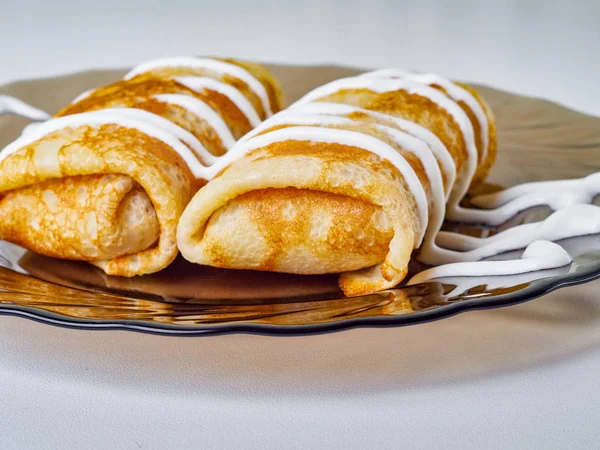 Ekşi kremalı krep.