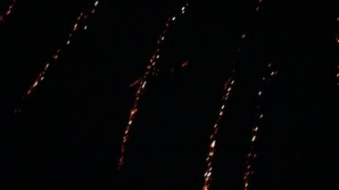 01 gece gökyüzünde muhteşem havai fişek